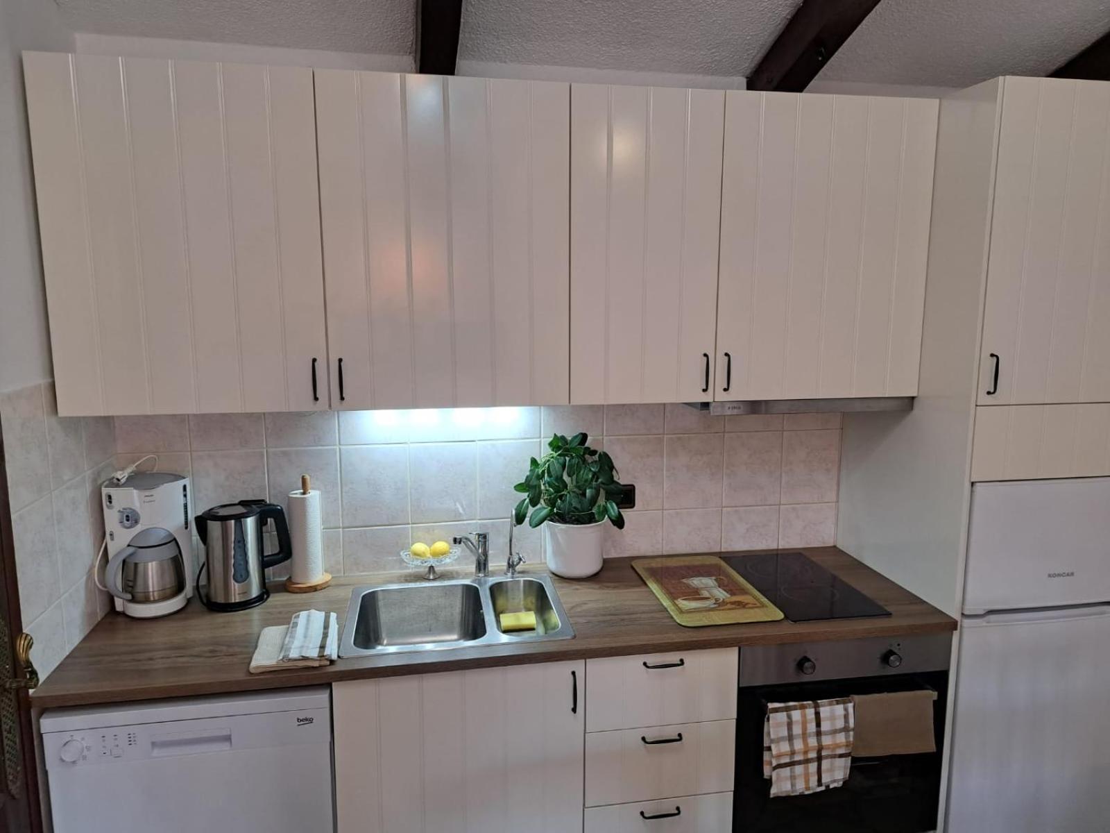 Villa Apartments Oliva Seget Vranjica Kültér fotó
