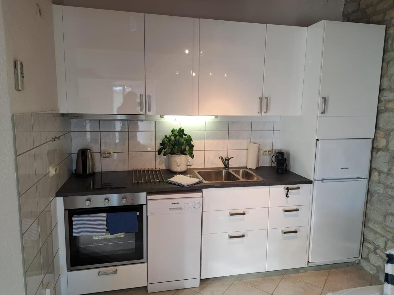 Villa Apartments Oliva Seget Vranjica Kültér fotó