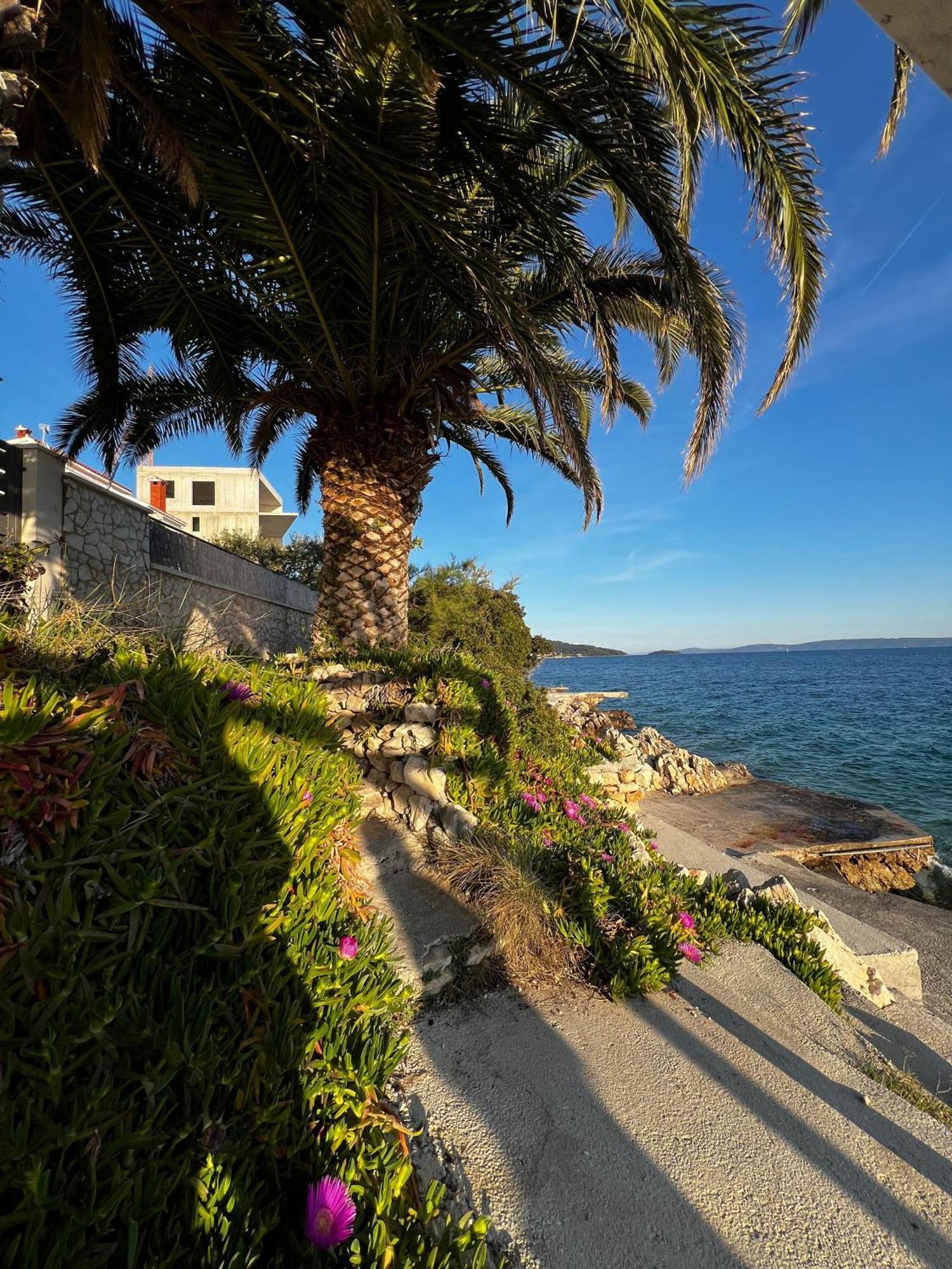 Villa Apartments Oliva Seget Vranjica Kültér fotó